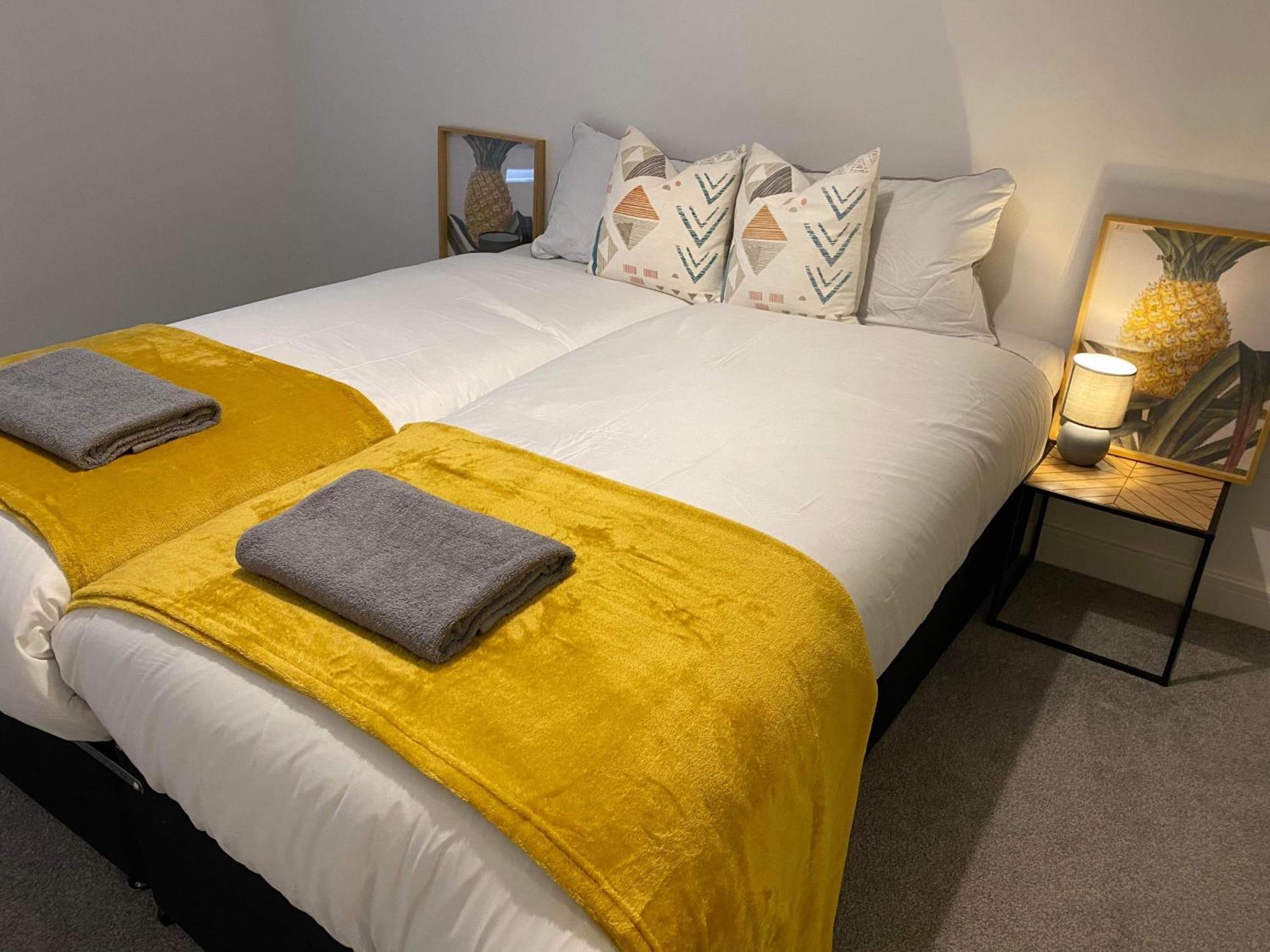 Crawley 2Bed Apartament Close To Gatwick Airport Copthorne  Екстериор снимка